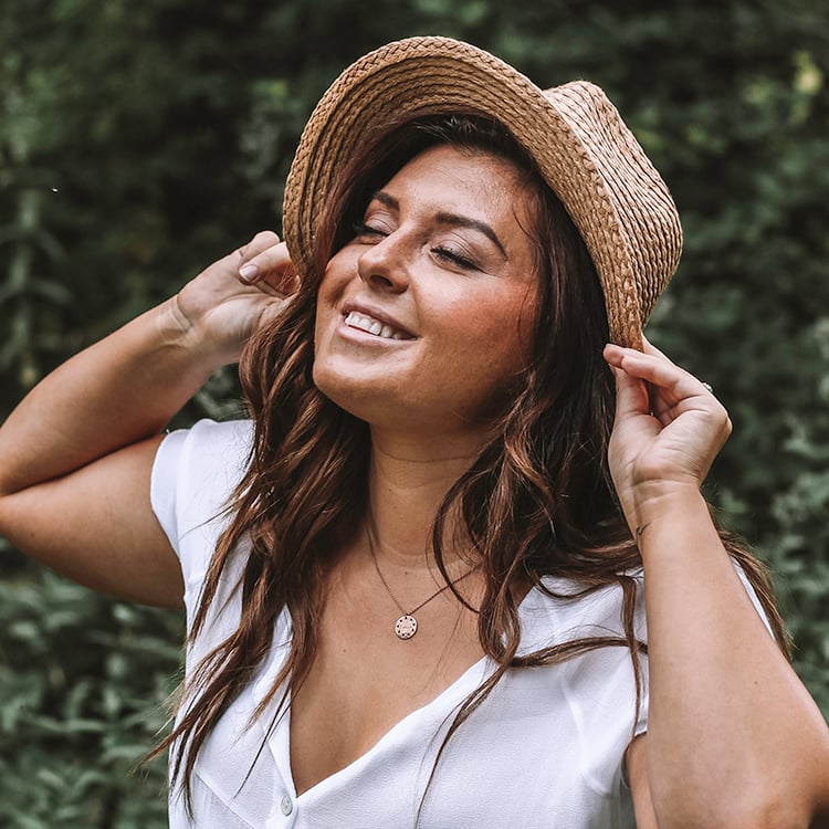 Pozlátený strieborný prívesok z kolekcie #ZaNormalniHolky 45889