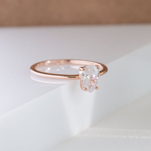 Zásnubný prsteň s pear lab-grown diamantom Cooley