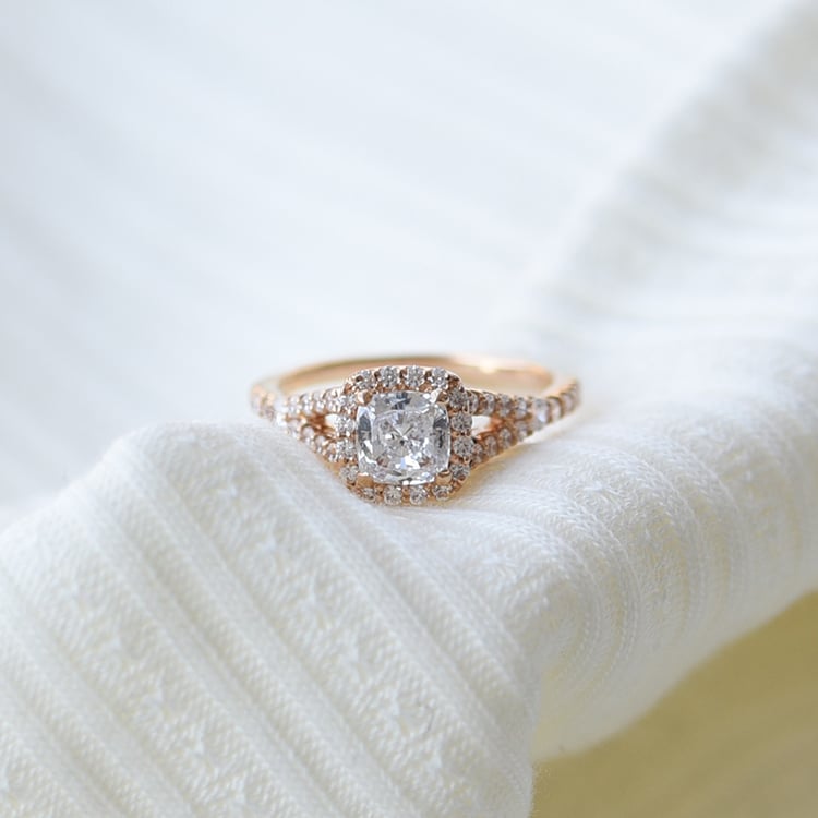 Zlatý diamantový prsteň 61234