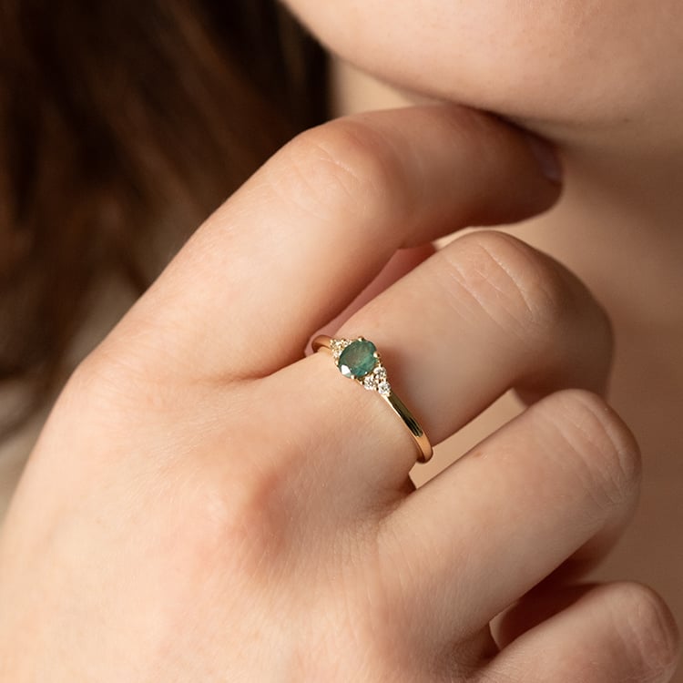 Zásnubný prsten s prírodným alexandritom a diamantmi Kylie 139155