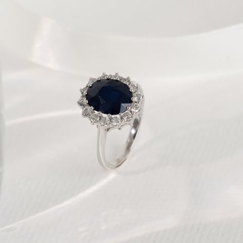 Prsteň s modrým zafírom a diamantmi Zanite