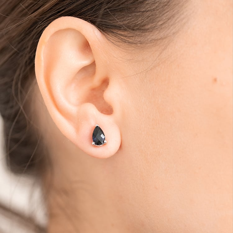 Strieborné napichovacie náušnice so zafírmi Waffi 119825