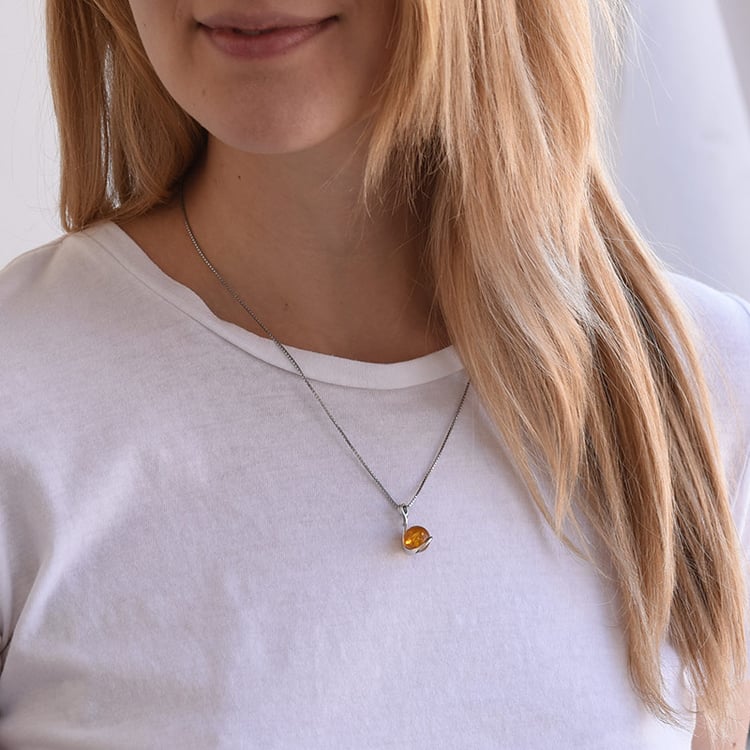 Strieborný náhrdelník 69224