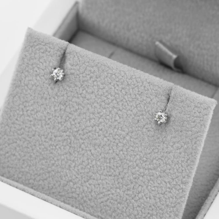 Minimalistické náušnice s moissanitmi Sezane 105130