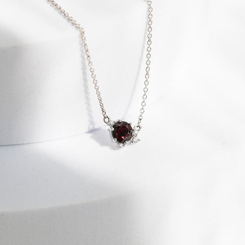 Cluster náhrdelník s českým granátom a diamantmi Edom