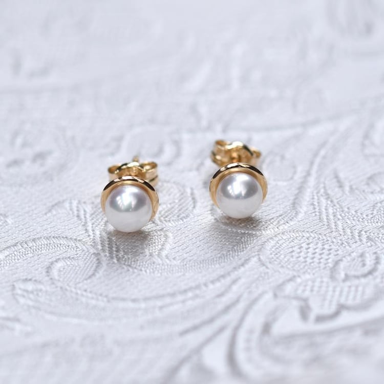 Zlaté perlové napichovacie náušnice 51526