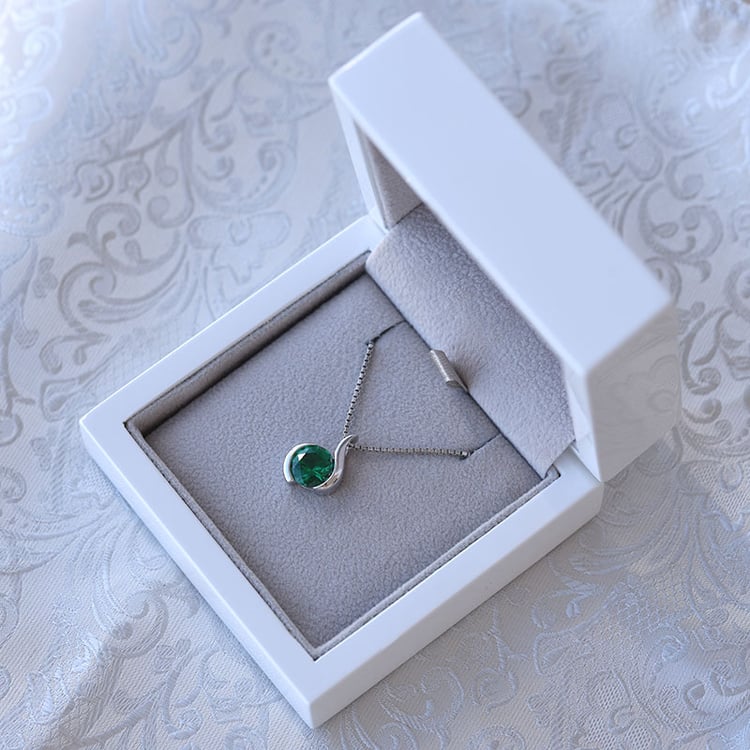 Smaragdový prívesok 74516