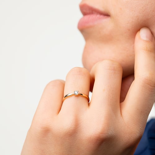 Elegantný zlatý prsteň s diamantom Socorro