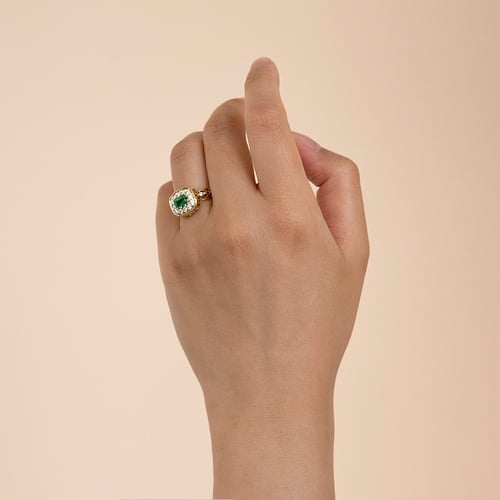 Zlatý prsteň s emerald smaragdom a diamantmi Huzil