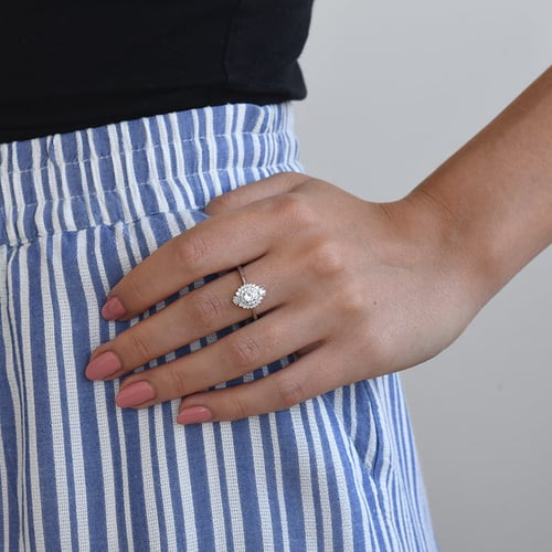 Zlatý prsteň s moissanitom a lab-grown diamantmi Nogian