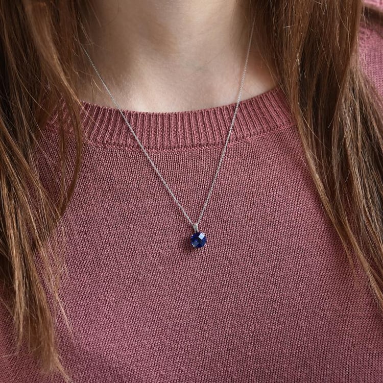 Zlatý prívesok s modrým zafírom 38371