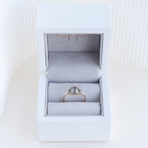 Zlatý prsteň s asscher a baguette salt and pepper diamantmi Serdar