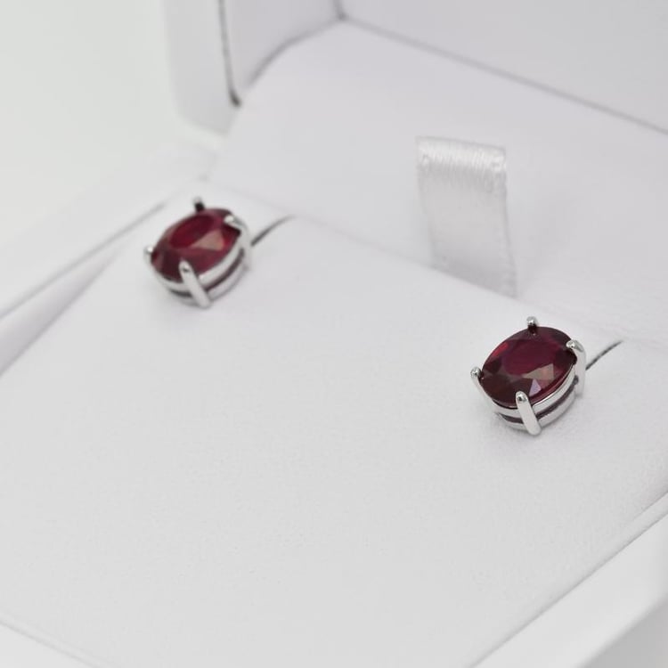 Rubínové náušnice z 18k bieleho zlata Nasia 2615