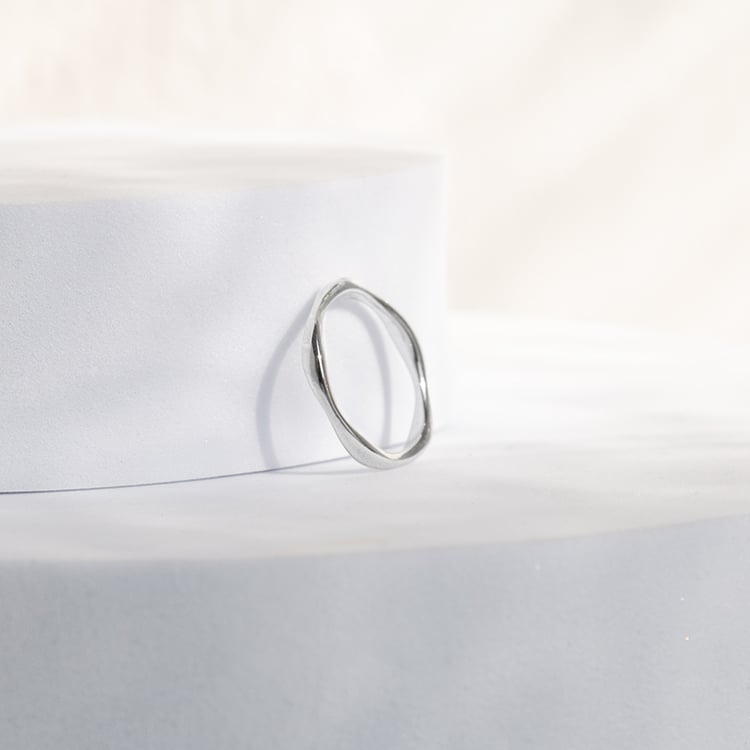 Strieborný vlnitý prsteň Jax 142877