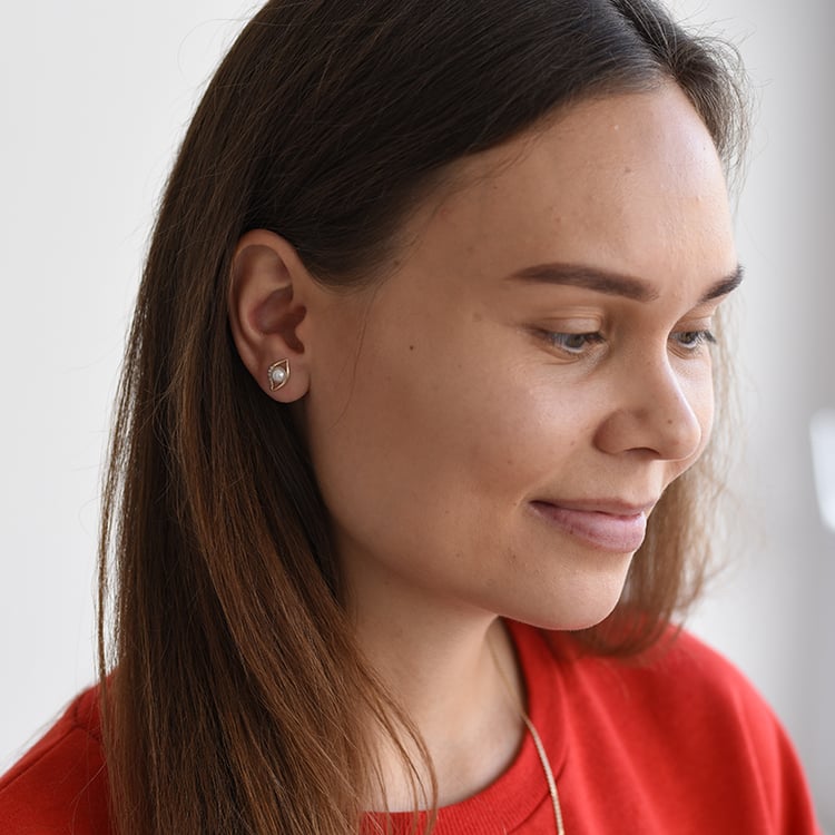 Elegantné perlové náušnice so zirkónmi 61630