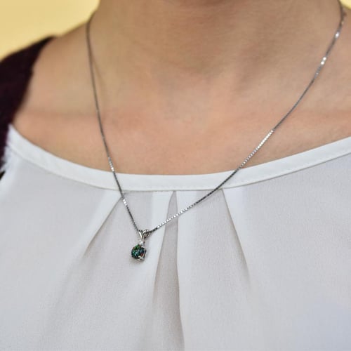 Zlatý prívesok s čiernym okrúhlym opálom a diamantom Endora