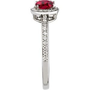 Prsteň s rubínom a diamantmi z bieleho zlata 53040