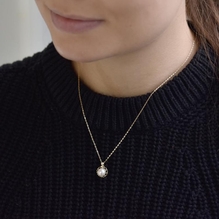 Kvetina s perlou a diamantom 24552