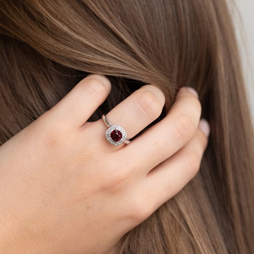 Luxusný zlatý prsteň so spinelom a diamantmi Charmaine