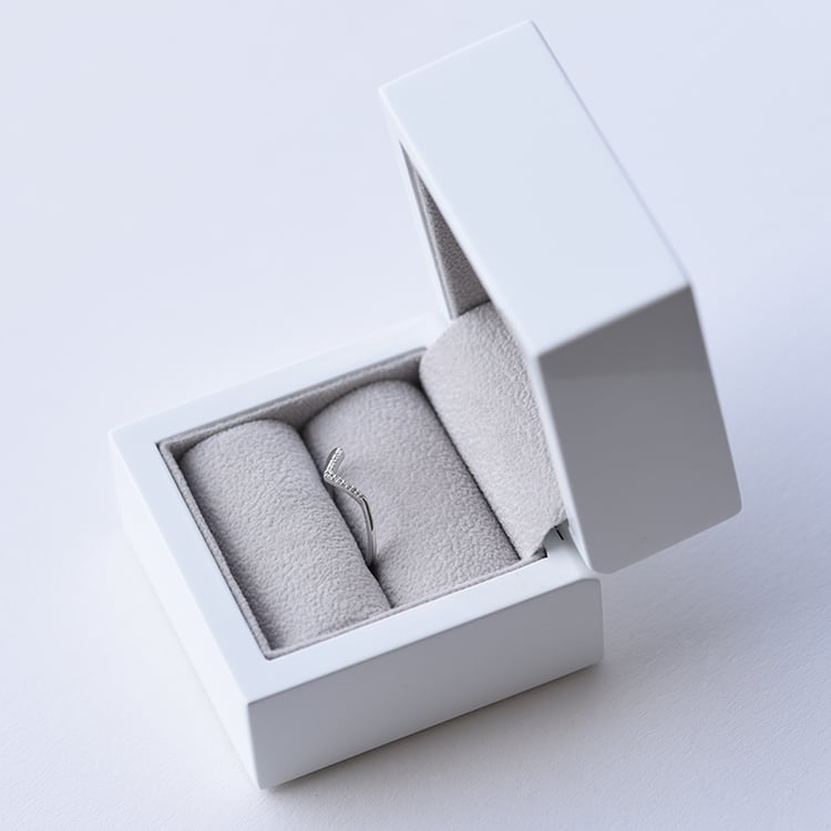 Diamantový snubný prsteň 60985