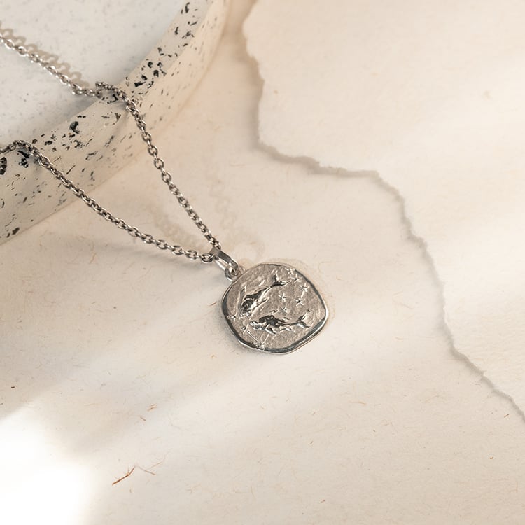 Zlatý prívesok so symbolmi znamenia zverokruhu 143683