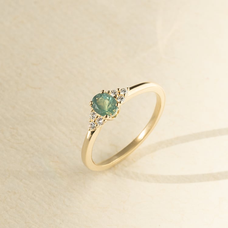 Zásnubný prsten s prírodným alexandritom a diamantmi Kylie 139006