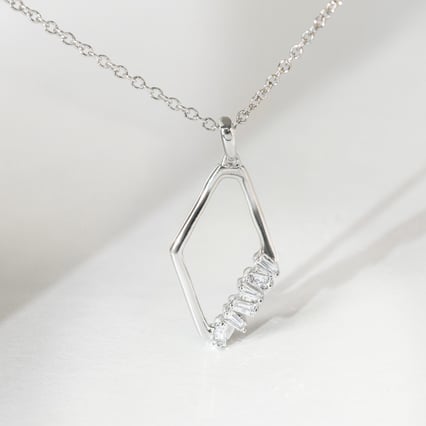 Zlatý prívesok s diamantom Flora