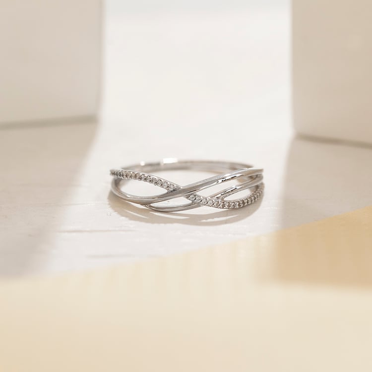 Netradičný prsteň s lab-grown diamantmi Elleanor 110388