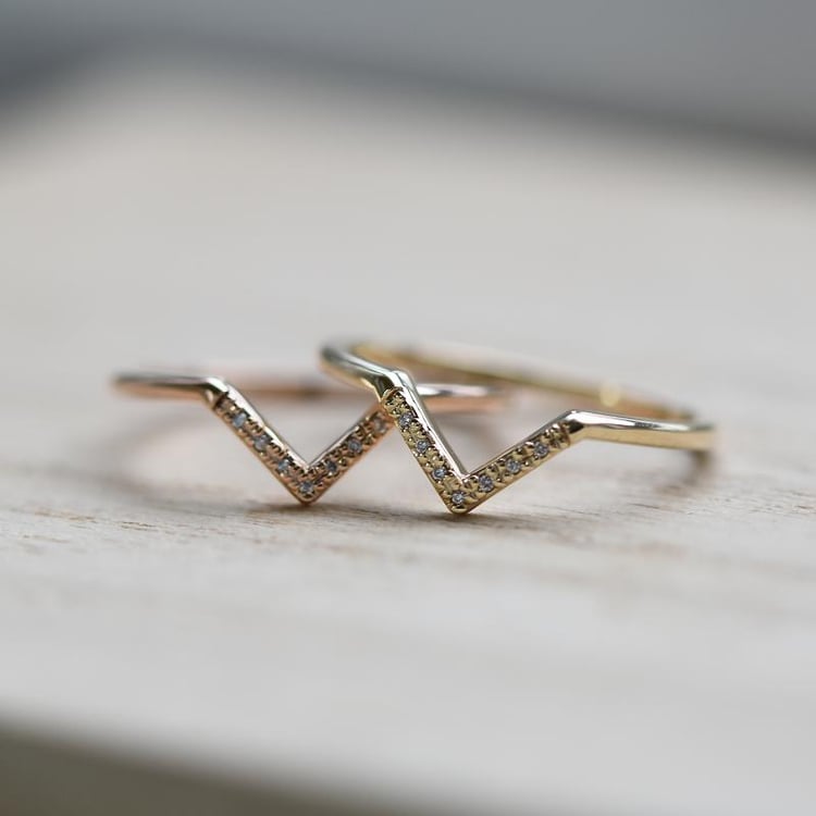 Snubný prsteň s diamantmi 49907