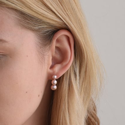 Strieborné visiace náušnice s tromi levanduľovými perlami Arely