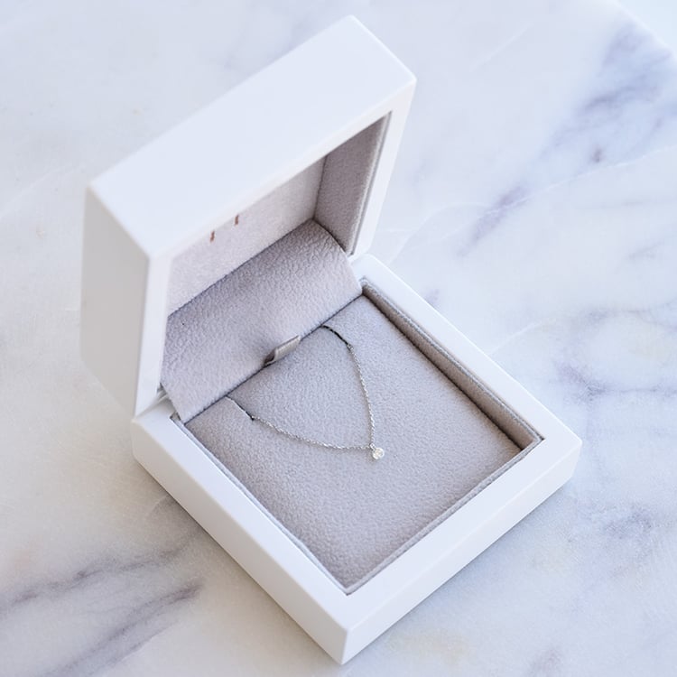 Minimalistický diamantový náhrdelník zo zlata 87047