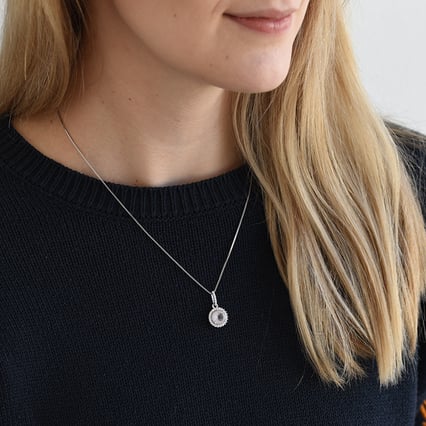 Strieborný halo prívesok s ruženínom Sadiya