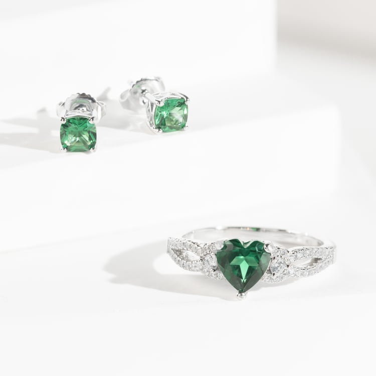 Strieborný prsteň so smaragdovým srdcom a zirkónmi Toria 163303