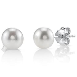 Nadčasové strieborné náušnice s perlami Dymphna