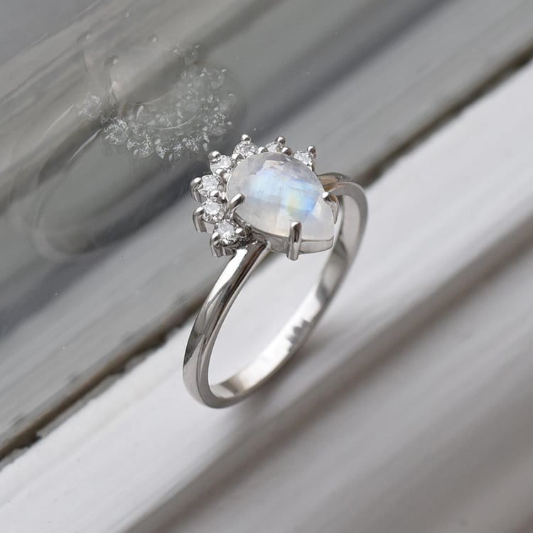 Zlatý prsteň s mesačným kameňom 71500