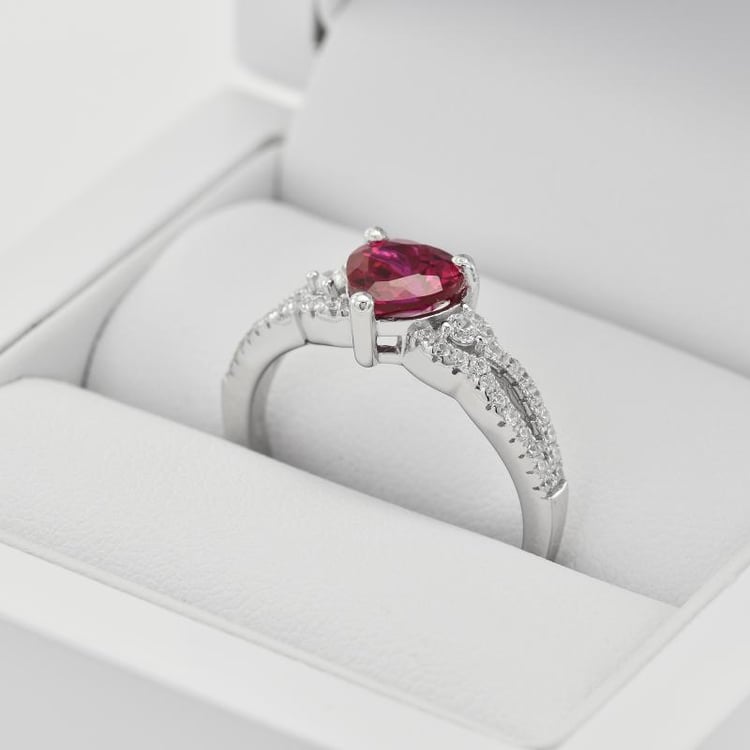 Prsteň zo striebra 32387