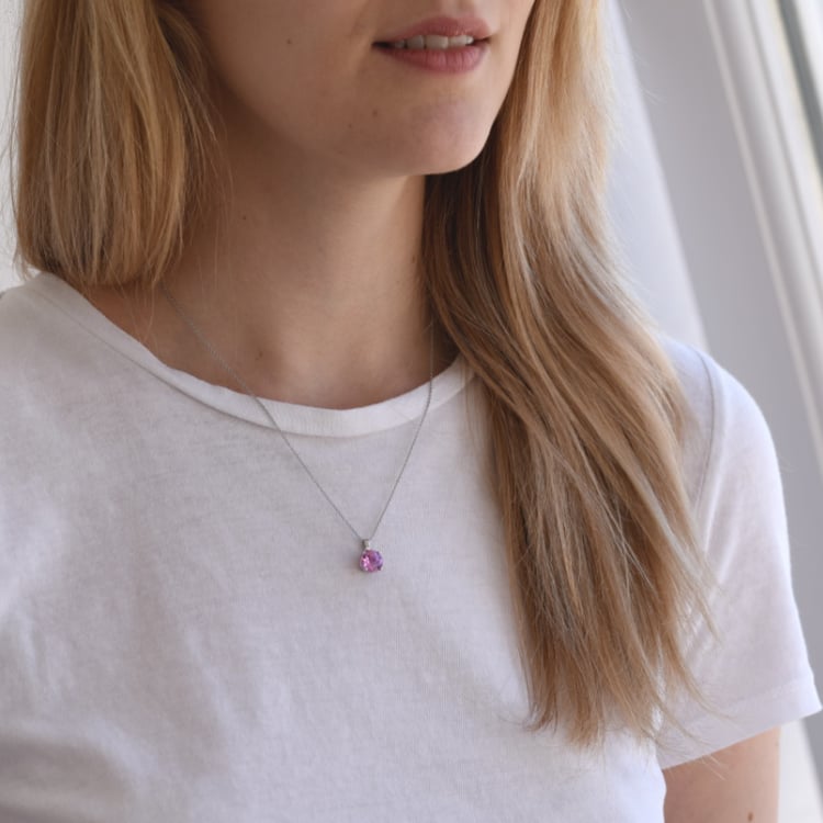 Ružový zafír v zlatom náhrdelníku 65295