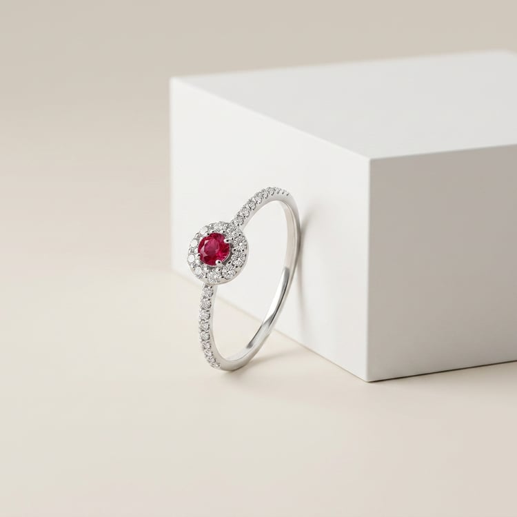Stříbrný halo prsteň s rubínom a lab-grown diamantmi Wendy 171118