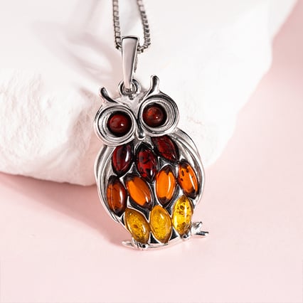 Strieborný jantárový prívesok v tvare sovy Hibou