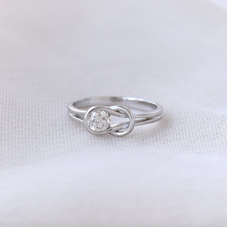 Zlatý zásnubný prsteň s 0.66ct IGI certifikovaným lab-grown diamantom Bryn 134036