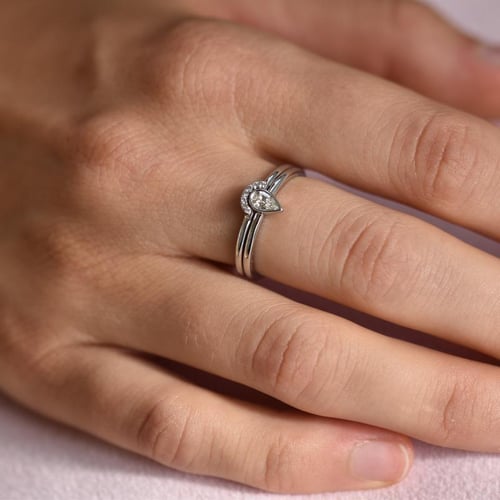 Zlatý zásnubný set prsteňov s pear ertifikovaným diamantom Paiha