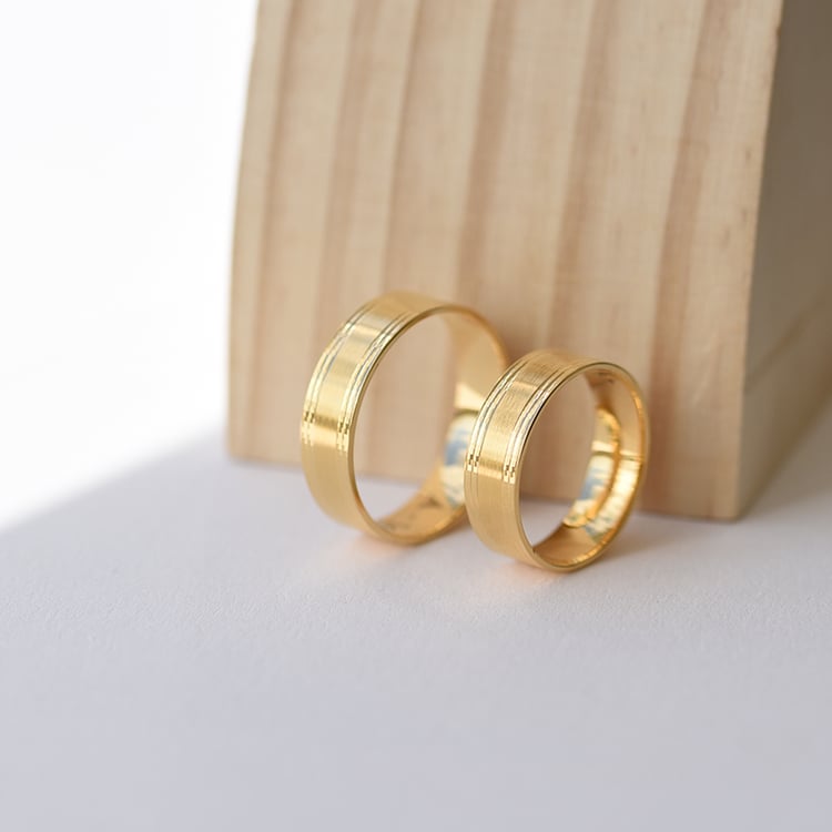 Svadobné obrúčky s ryhami a matným povrchom 61455