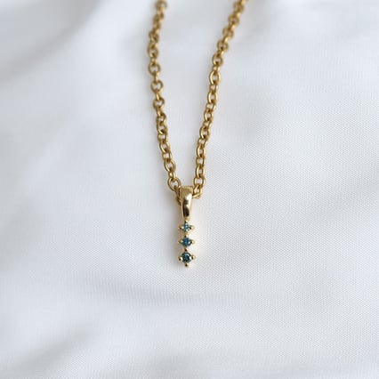 Strieborný prívesok s modrými diamantmi Hidde