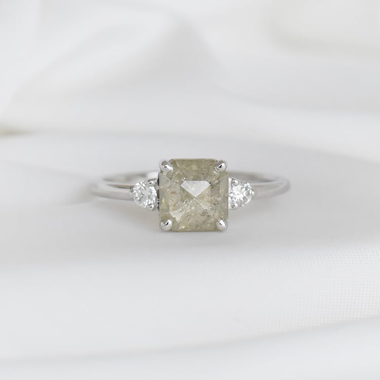 Prsteň so salt and pepper diamantom 92697