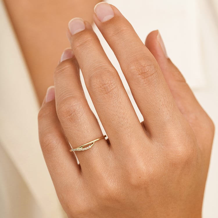 Atypický prsteň zo striebra s diamantmi Terje 163043