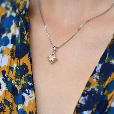 Náhrdelník so zafírom