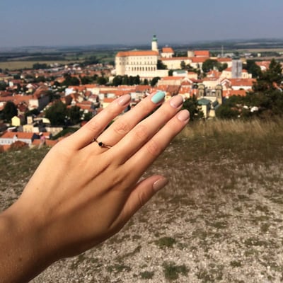 Zásnubný prsteň s čiernym diamantom 