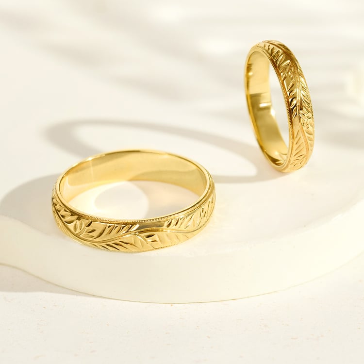 Zlaté vintage svadobné prstene s vygravírovanou vetvičkou 158855