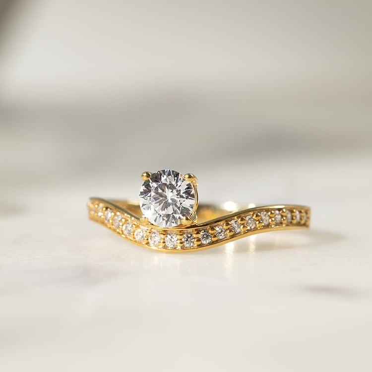 Atypický zásnubný prsteň s lab-grown diamantmi Clea 137520