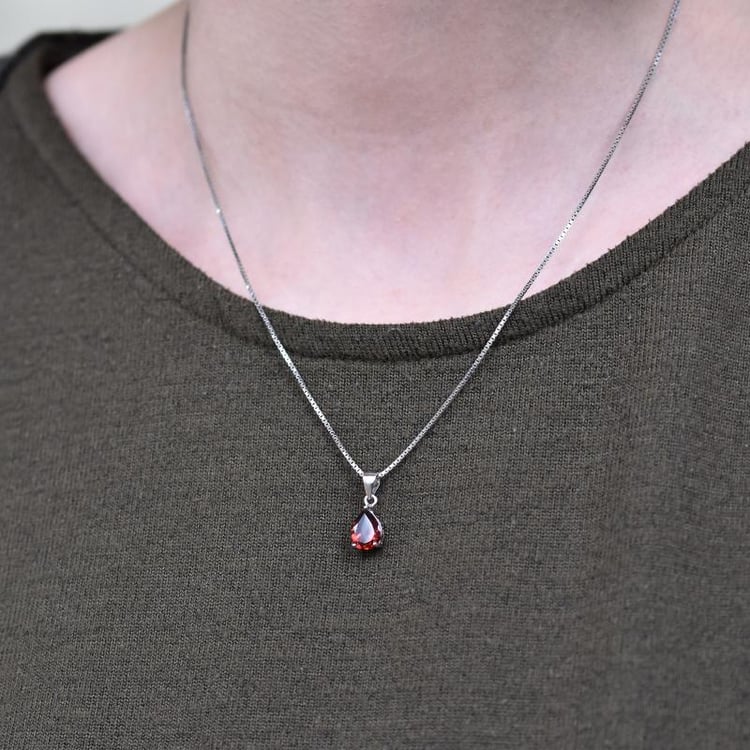 Náhrdelník zo striebra 16401